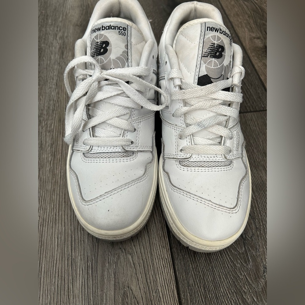 New Balance 550 White Women’s Size 7 – Classic Retro Basketball Sneaker - Picture 4 of 16